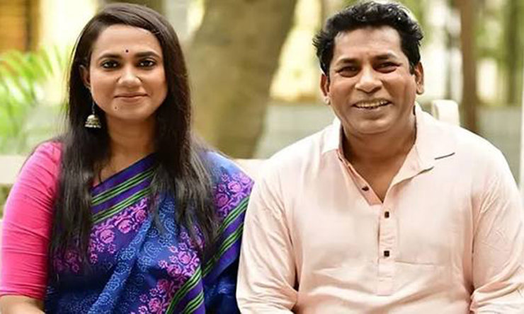 কলকাতায় স্ত্রীসহ মোশাররফ করিমকে ঘিরে হট্টগোল, ‘লাল বদর’ বলে গালাগালি