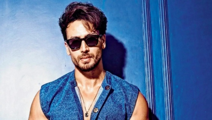 অভিনেতা টাইগার শ্রফকে লক্ষ্য করে গুলি, দুজন আহত